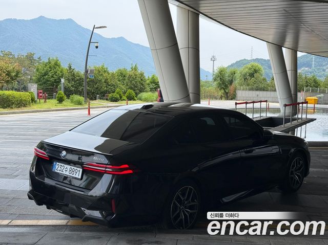 BMW 5-Series G60 520i Special Edition - фото 1
