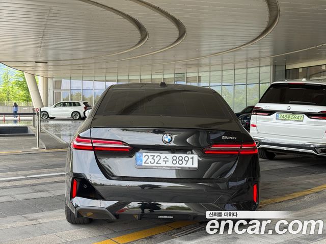 BMW 5-Series G60 520i Special Edition - фото 3