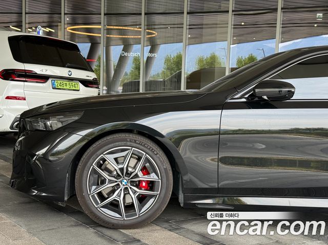 BMW 5-Series G60 520i Special Edition - фото 4