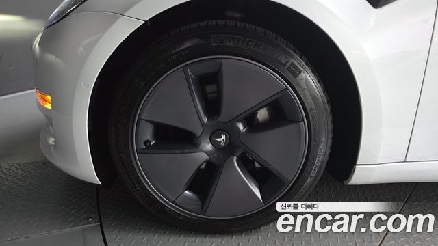 Tesla Model 3 Long Range AWD - фото 4
