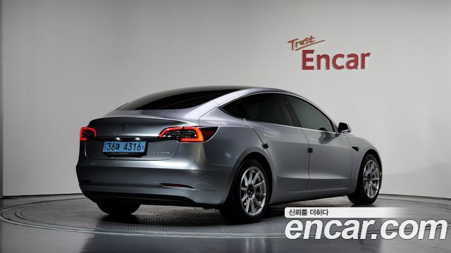 Tesla Model 3 Long Range AWD - фото 1