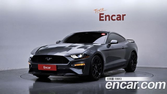 Ford Mustang Coupe - фото 0
