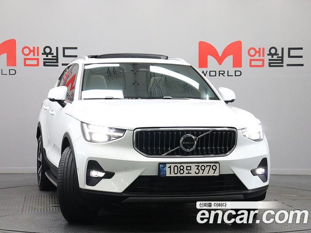 Volvo XC40 B4 Ultimate Bright - фото 1