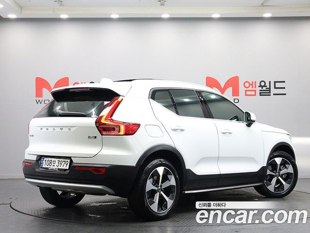 Volvo XC40 B4 Ultimate Bright - фото 2