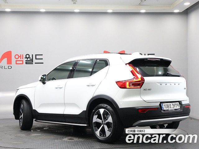 Volvo XC40 B4 Ultimate Bright - фото 3