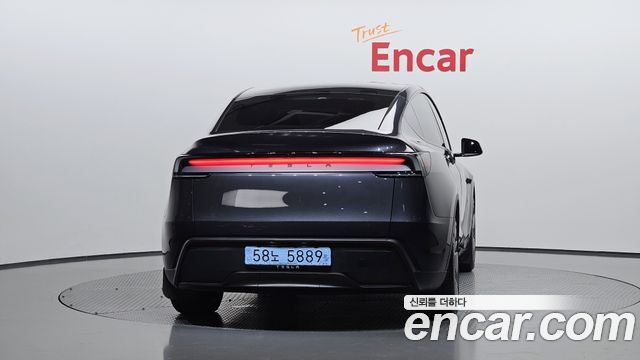 Tesla Model Y RWD - фото 3
