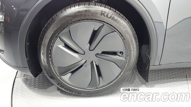 Tesla Model Y RWD - фото 4