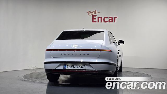 Hyundai Grandeur GN7, гибрид Calligraphy - фото 2