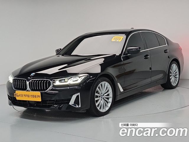 BMW 5-Series G30 530i Luxury - фото 0