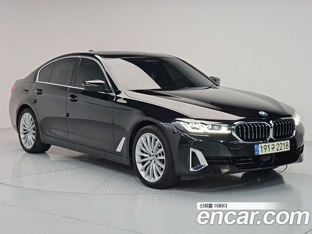 BMW 5-Series G30 530i Luxury - фото 1