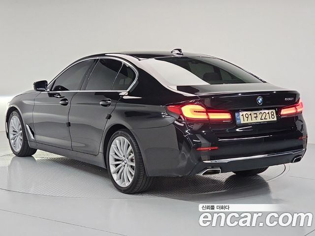 BMW 5-Series G30 530i Luxury - фото 2
