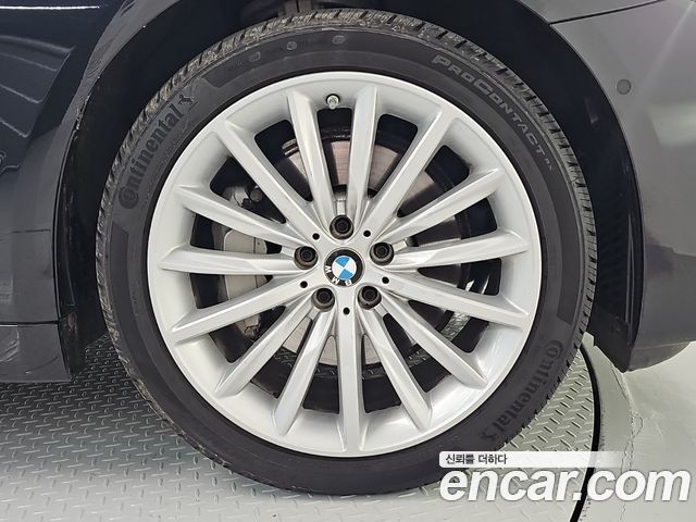 BMW 5-Series G30 530i Luxury - фото 4