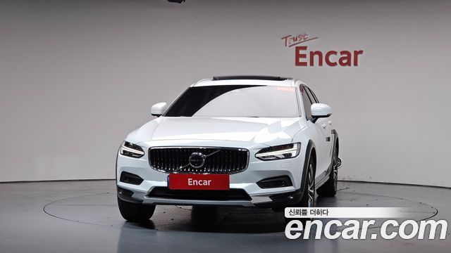 Volvo V90 B5 Pro AWD - фото 1