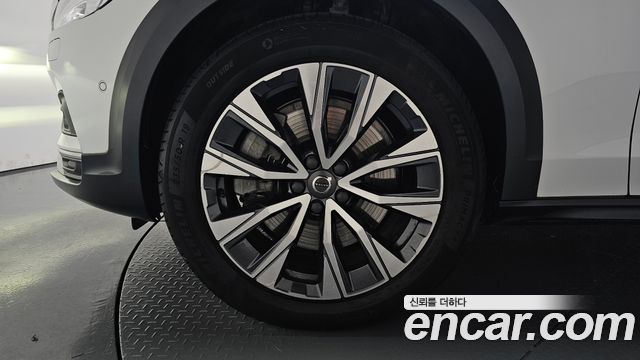 Volvo V90 B5 Pro AWD - фото 3