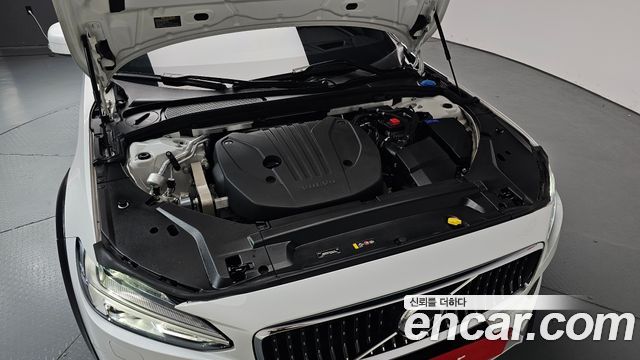 Volvo V90 B5 Pro AWD - фото 4