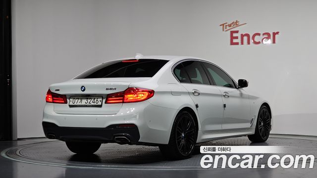 BMW 5-Series G30 540i xDrive M Sport Plus - фото 1