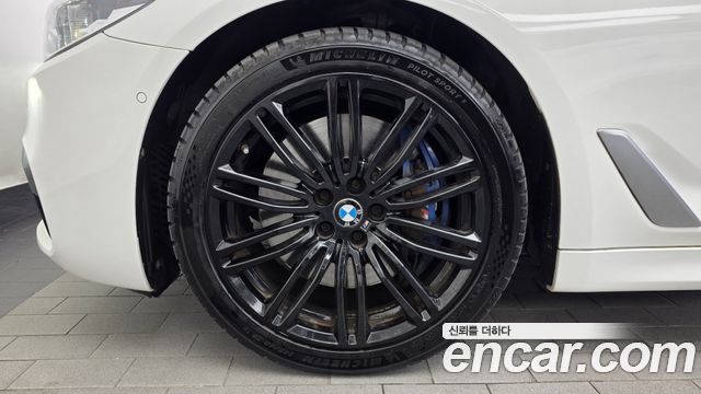 BMW 5-Series G30 540i xDrive M Sport Plus - фото 4