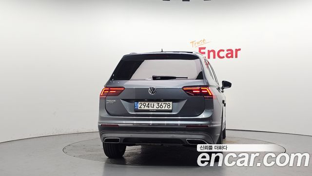 Volkswagen Tiguan 2.0 TDI Prestige - фото 3
