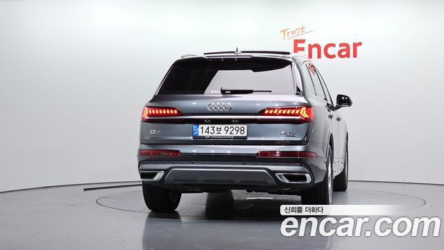 Audi Q7 45 TDI Quattro Premium - фото 3