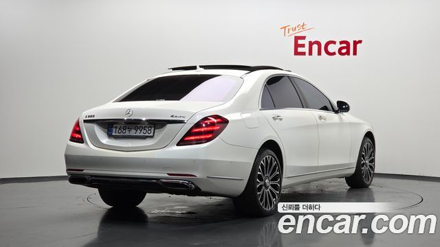 Mercedes-Benz S-Class W222 S560L 4MATIC - фото 1