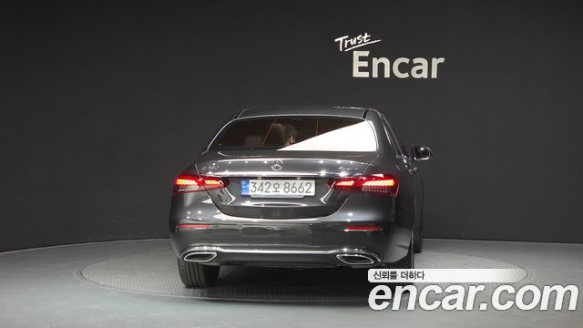 Mercedes-Benz E-Class W213 E350 4MATIC Avantgarde - фото 3