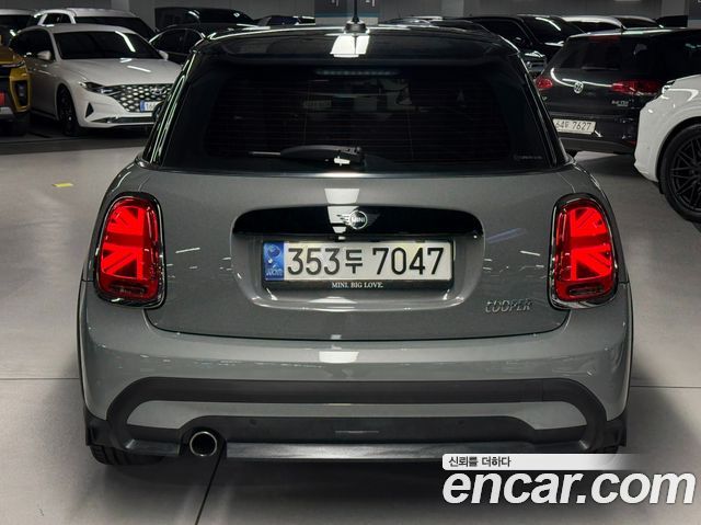 Mini Cooper 5-Door Classic Plus 3rd - фото 2