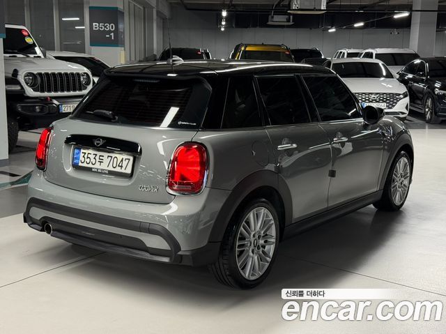 Mini Cooper 5-Door Classic Plus 3rd - фото 3