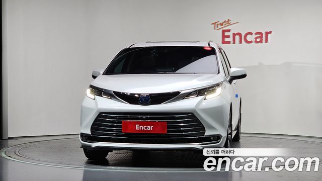Toyota Sienna 4-го поколения 2.5 Hybrid 2WD - фото 2
