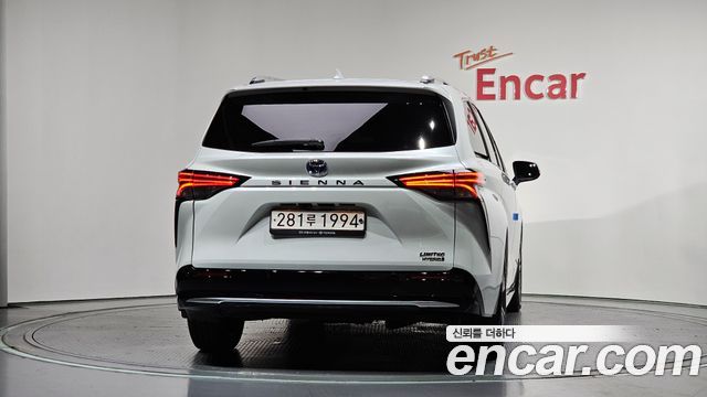 Toyota Sienna 4-го поколения 2.5 Hybrid 2WD - фото 3