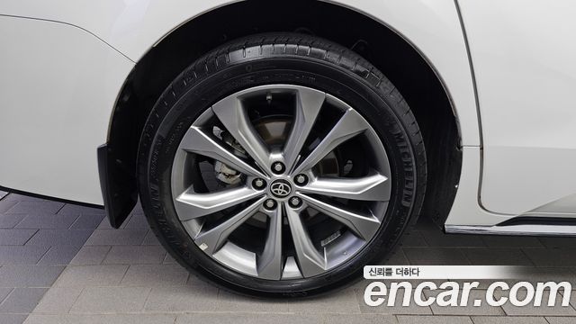 Toyota Sienna 4-го поколения 2.5 Hybrid 2WD - фото 4