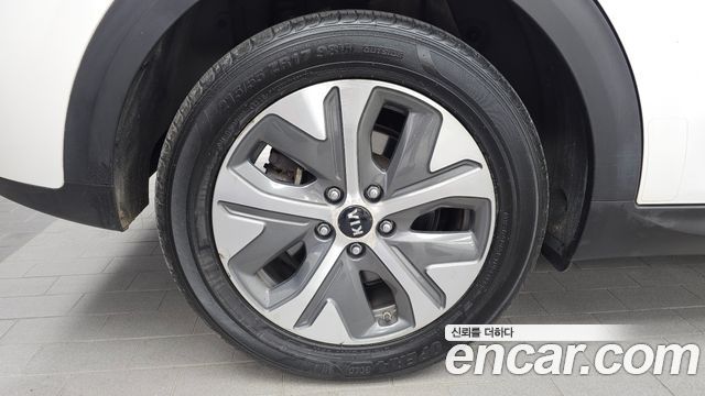 Kia Niro EV Noblesse - фото 4