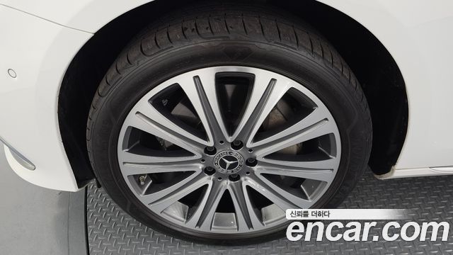 Mercedes-Benz E-Class W213 E350 4MATIC Exclusive - фото 4