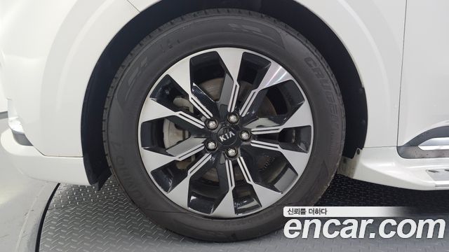Kia Carnival 4-го поколения Gasoline 7-Seater Hi-Limousine Signature - фото 3