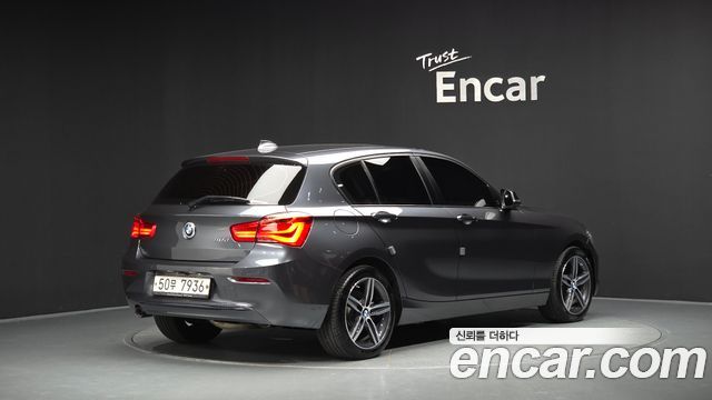 BMW 1-Series F20 118d Sport 5Door - фото 1