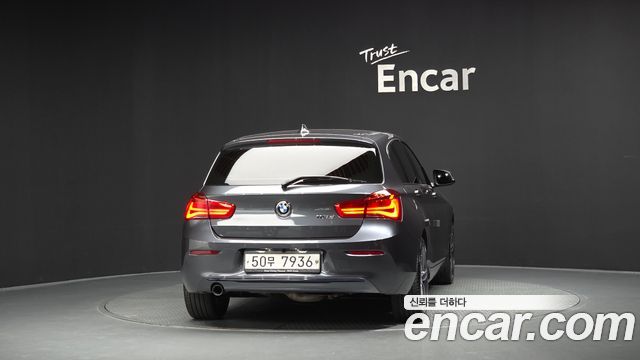 BMW 1-Series F20 118d Sport 5Door - фото 3