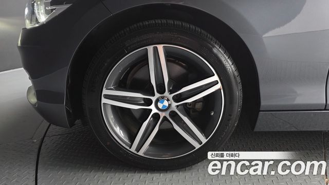 BMW 1-Series F20 118d Sport 5Door - фото 4