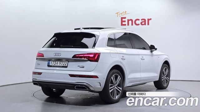Audi Q5 FY 40 TDI Quattro Premium - фото 1