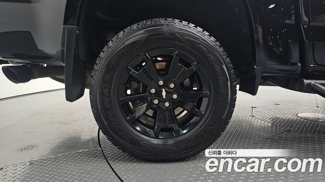 Chevrolet (GM Daewoo) Colorado 3.6 Z71-X Midnight 4WD - фото 3