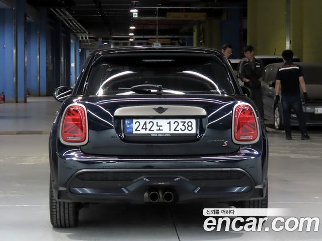 Mini Cooper 3Door Resolute Edition 3rd Gen - фото 2
