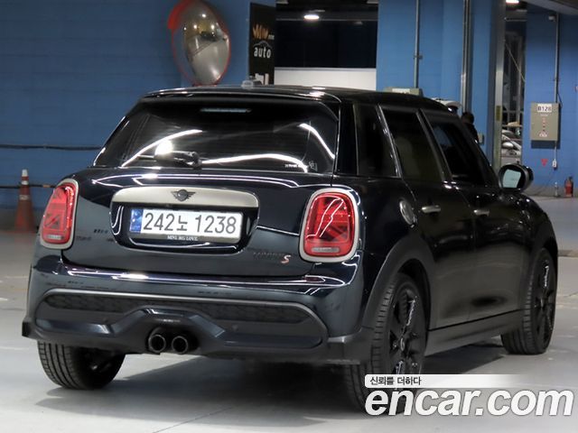 Mini Cooper 3Door Resolute Edition 3rd Gen - фото 3