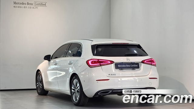 Mercedes-Benz A-Class W177 A220 Hatchback - фото 1