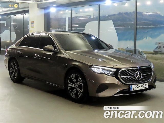 Mercedes-Benz E-Class W214 E200 Avantgarde - фото 0