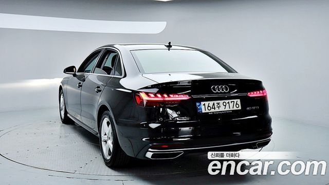 Audi A4 B9 40 TFSI - фото 1