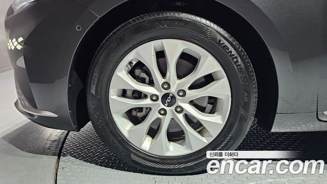 Kia K8 2.5 Gasoline 2WD Noblesse - фото 4