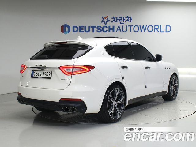 Maserati Levante 3.0 AWD GranSport - фото 2