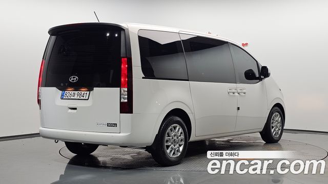 Hyundai Staria Cargo 3-Seater Modern - фото 1