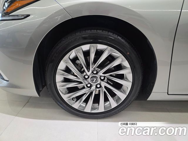 Lexus ES 7-го поколения Executive - фото 4