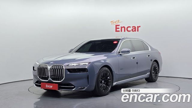 BMW 7-Series G70 740d xDrive Design Pure Excellence - фото 0
