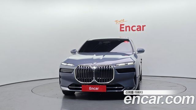 BMW 7-Series G70 740d xDrive Design Pure Excellence - фото 2