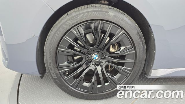 BMW 7-Series G70 740d xDrive Design Pure Excellence - фото 4